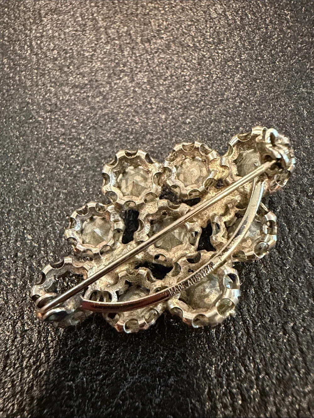 AustrianCrystal Cluster Brooch - Clear Rhinestone Fashion Pin